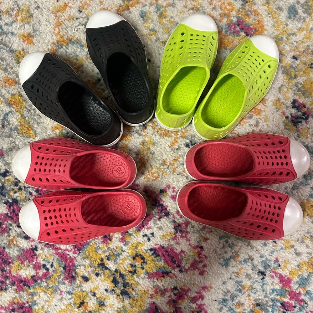 4 pairs of Kids Water Shoes Lightweight Breathable Sandal Outdoor & Indoor